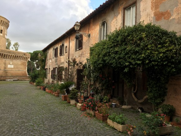 The right side of the piazza looking toward Castillo di Guilio II